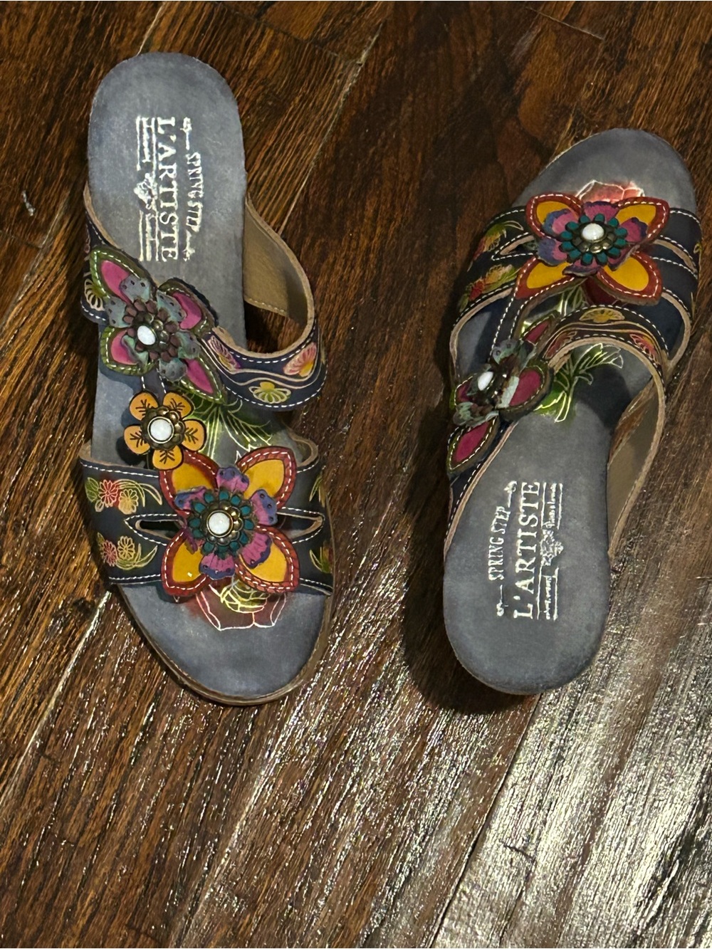 L'ATISTE Multicolor Floral Embellished Leather Mules
